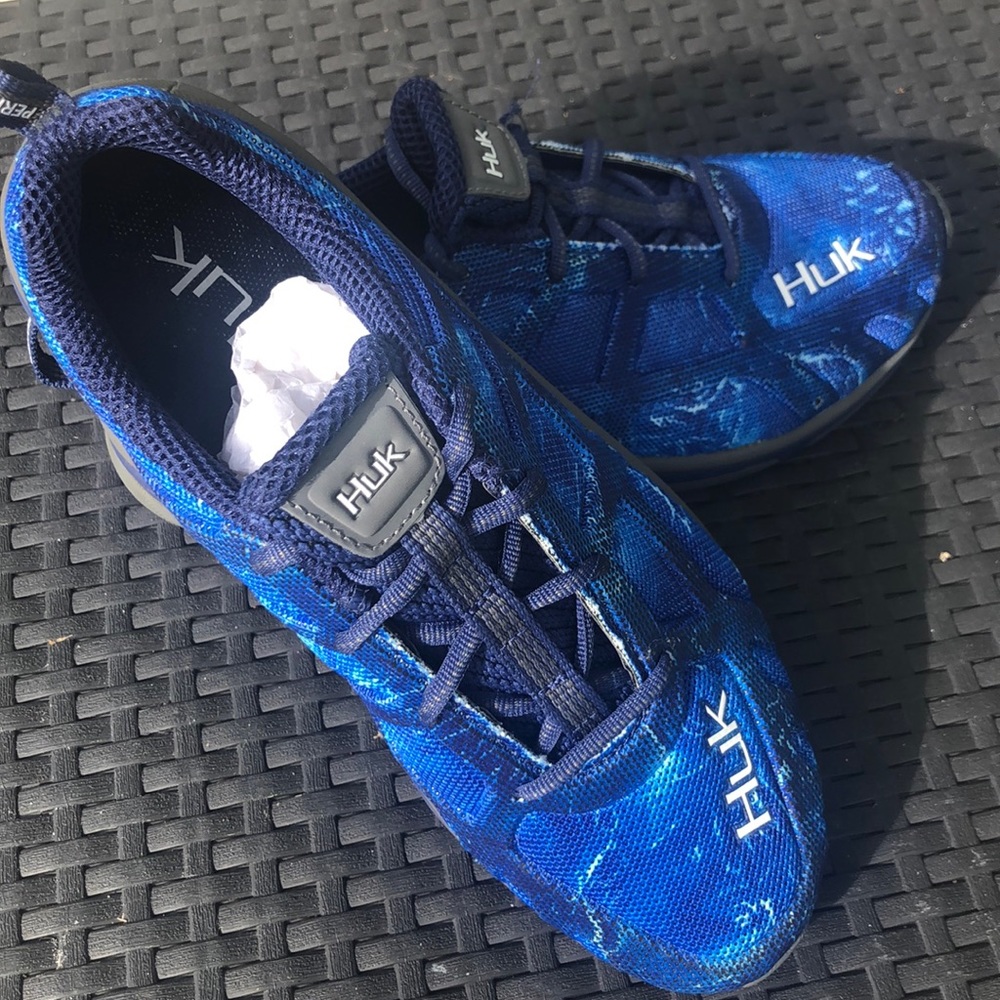 HUK Performance Fishing Shoes NWOT